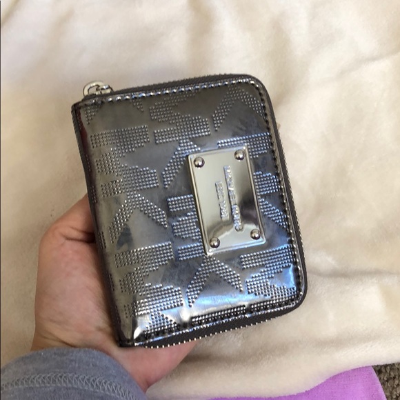 Michael Kors Mirror Metallic Handbag and wallet - Picture 2 of 6